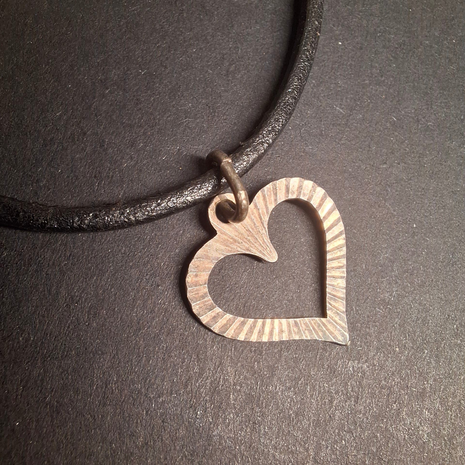 925 Sterling Silver Sunburst Open Heart Pendant+Leather Choker Necklace – view 4